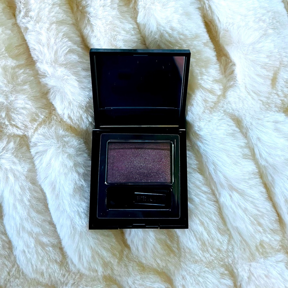 Estée Lauder Pure Color Envy eye shadow and makeup bag. Untouched. NWT❣️ - Picture 6 of 8